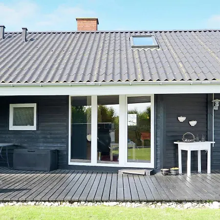 Two-bedroom Holiday In Hals 11